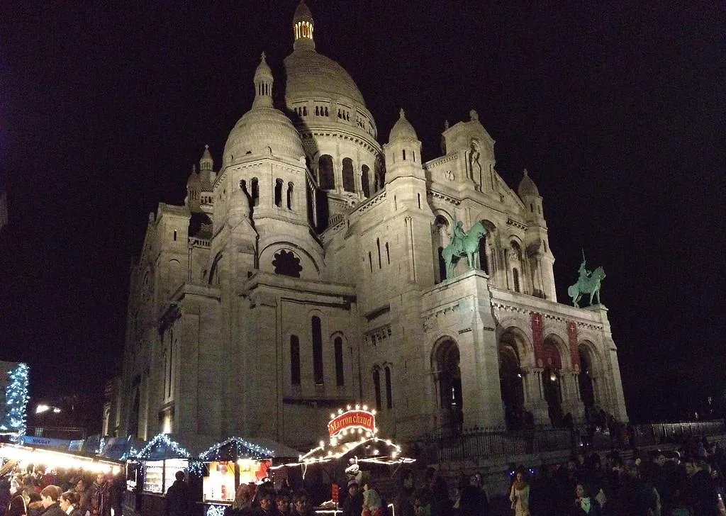 A Deux Pas De Montmartre Apartment *