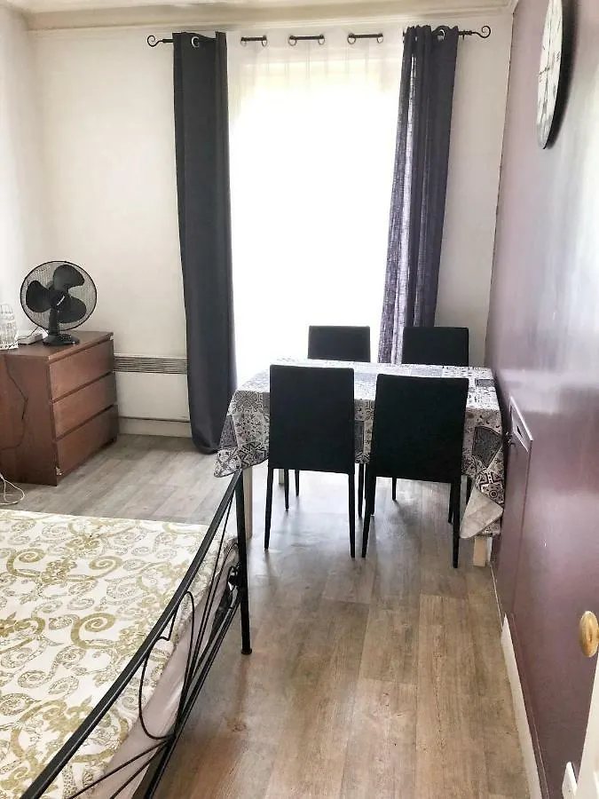 Apartment A Deux Pas De Montmartre Paris